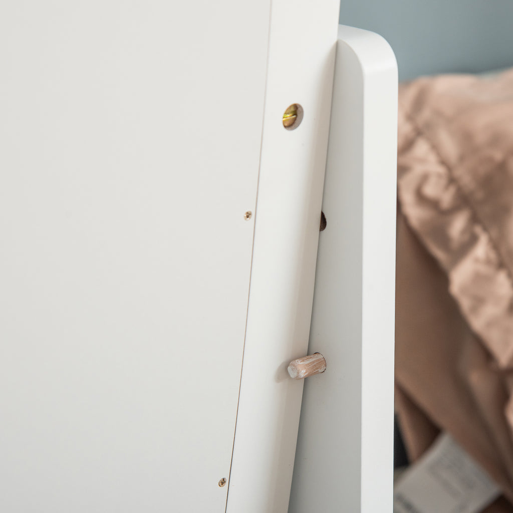 HOMCOM Ovaler freistehender Spiegel im Shabby Chic-Stil mit verstellbarer Neigung, Maße 48L x 46B x 147H cm - MDF Weiß
