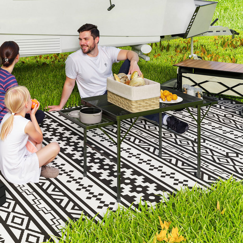 Outsunny Faltbarer Campingtisch mit 2 Seitenregalen, höhenverstellbar für Camping, Picknick, Grillen, Schwarz