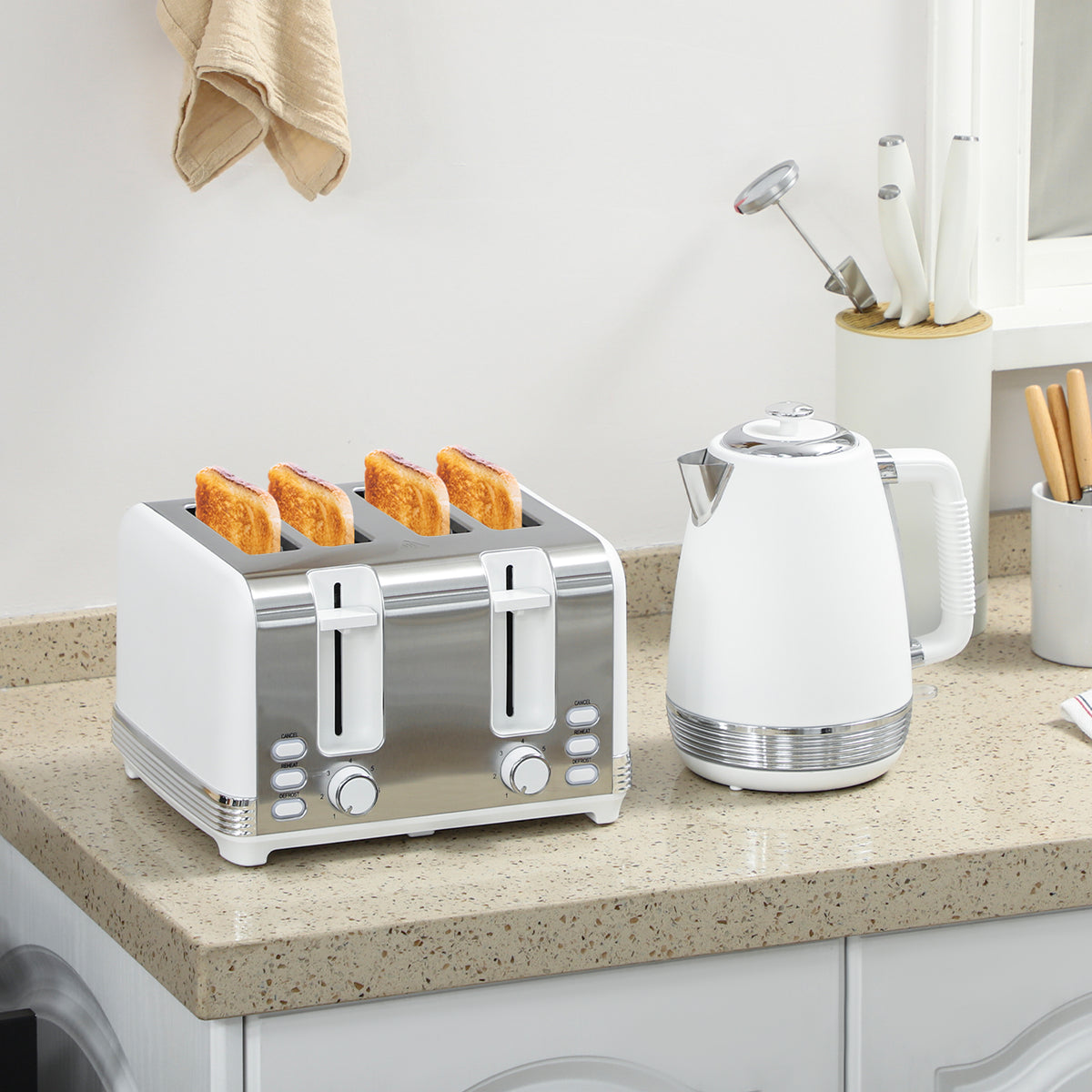 HOMCOM Wasserkocher und Toaster Set, Edelstahl Wasserkocher 1,7 L und 2200 W und 4-Scheiben Toaster, Weiß